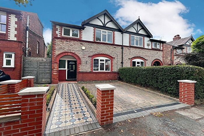 5 Bedroom Semi-detached House For Sale In Atwood Road, Didsbury, M20