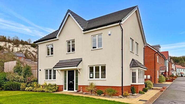 4 Bedroom Detached House For Sale In Worrell Drive, Wouldham, Kent, ME1