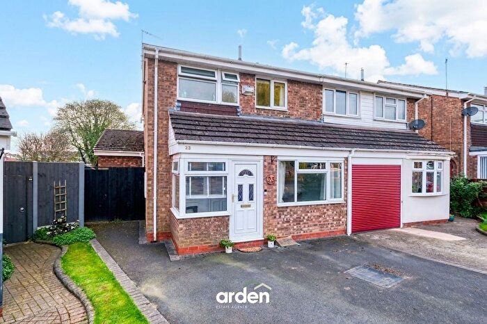 3 Bedroom Semi Detached House For Sale In Brecon Avenue, Bromsgrove, B61