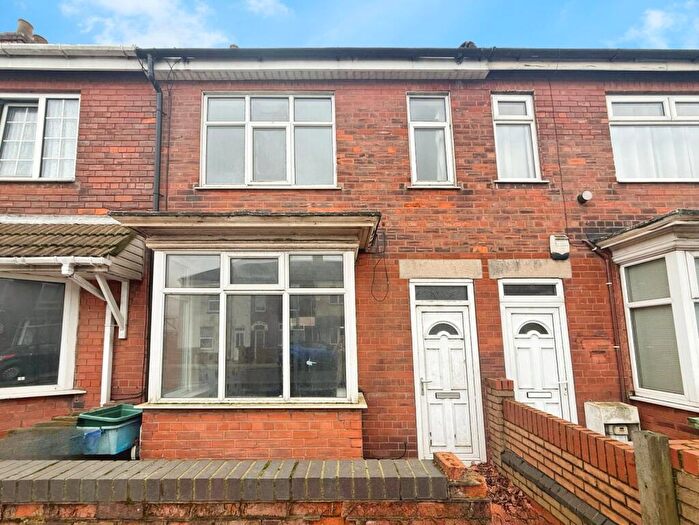 3 Bedroom Terraced House For Sale In Corporation Road, Grimsby, Lincolnshire, DN31