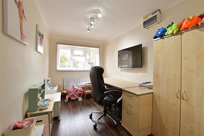 4 Bedroom Detached House For Sale In Wakes Colne, Wickford, Essex, SS11