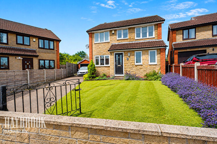 3 Bedroom Detached House For Sale In Midhurst Grove, Barugh Green, S75