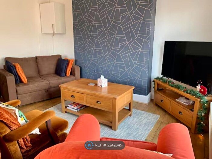 1 Bedroom Flat To Rent In Hall Street, Llangollen, LL20