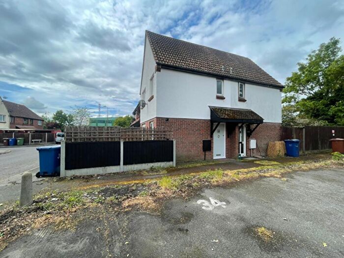 2 Bedroom Terraced House For Sale In Chapel Close, Grays, RM20