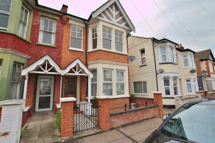 3 Bedroom Semi-Detached House To Rent In Northview Drive, Westcliff-On-Sea, Essex, SS0