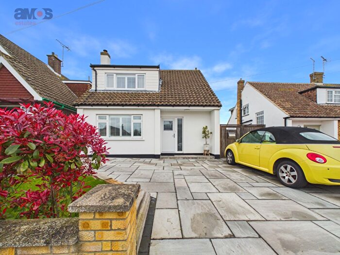 3 Bedroom Detached House For Sale In Burlington Gardens, Hadleigh, SS7