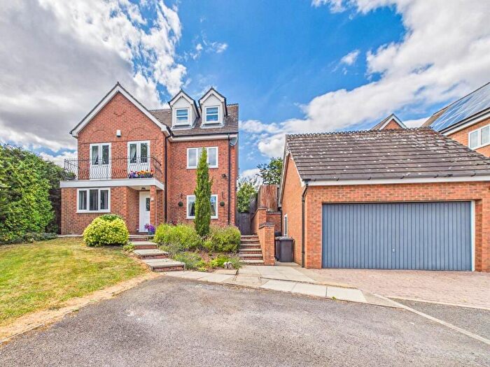 5 Bedroom Detached House For Sale In Kirkstead Close, Oakwood, Derby, DE21