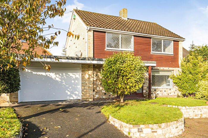 4 Bedroom Detached House For Sale In Quernmore Close, Bromley, BR1