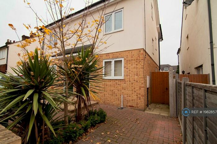 3 Bedroom Semi-Detached House To Rent In Barnaby Court, Dartford, DA2