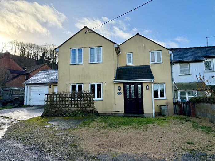 3 Bedroom Semi-Detached House For Sale In Horns Lane, Broad Town, SN4