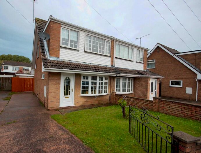 3 Bedroom Semi-Detached House To Rent In Willowdale, Sutton-On-Hull, Hull, HU7