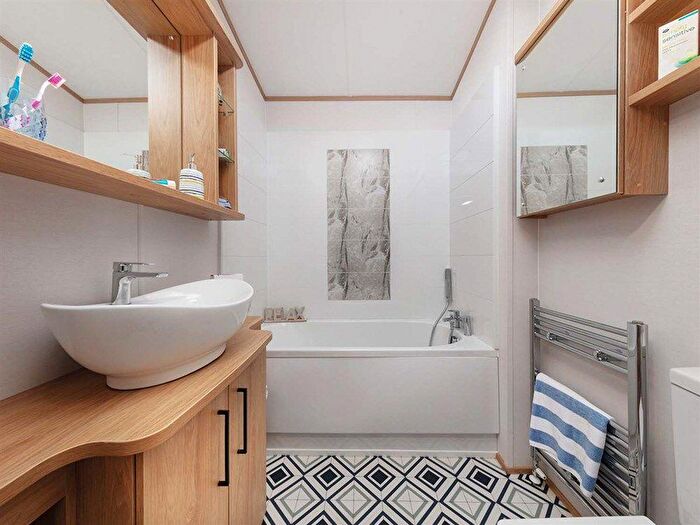 2 Bedroom Caravan For Sale In Castle Douglas, Dumfries And Galloway, DG7