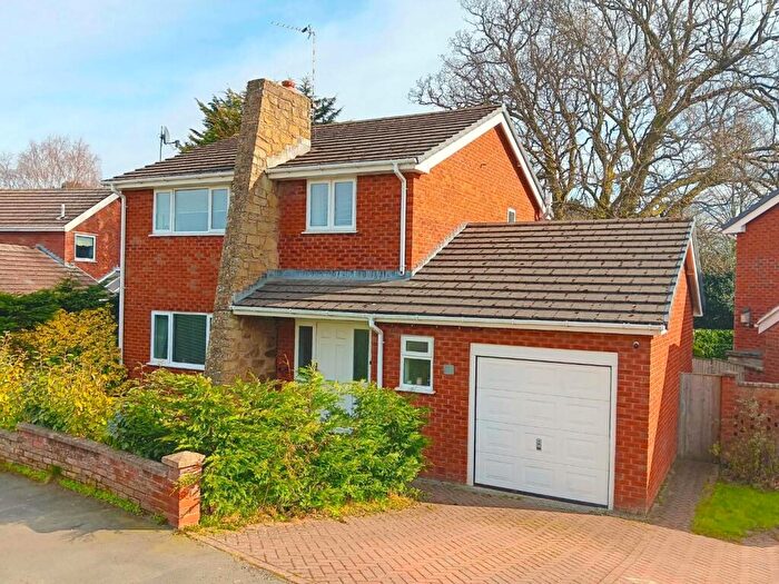 3 Bedroom Detached House For Sale In Greenside, Mold, CH7