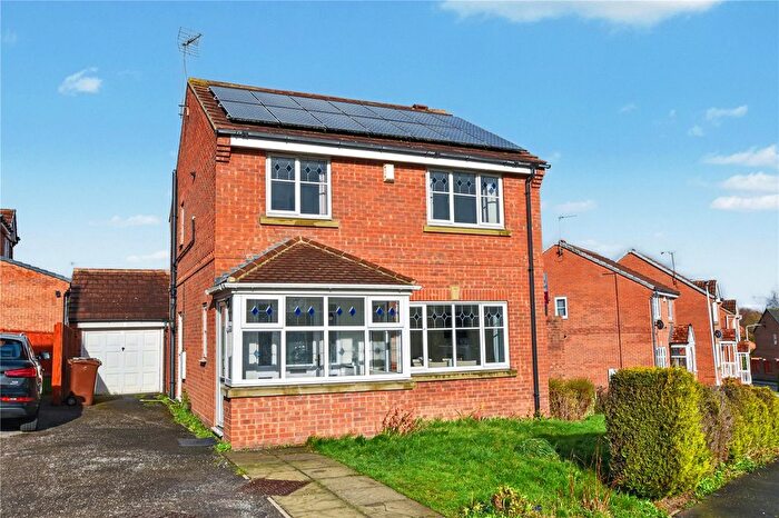 3 Bedroom Detached House For Sale In Millside Walk, Morley, Leeds, West Yorkshire, LS27