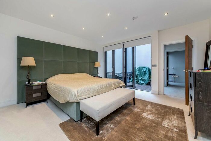 5 Bedroom Terraced House To Rent In Townhouse Mews, London, W12