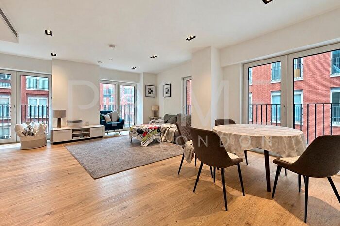 2 Bedroom Flat To Rent In Keybridge Tower, Exchange Gardens, Vauxhall, SW8