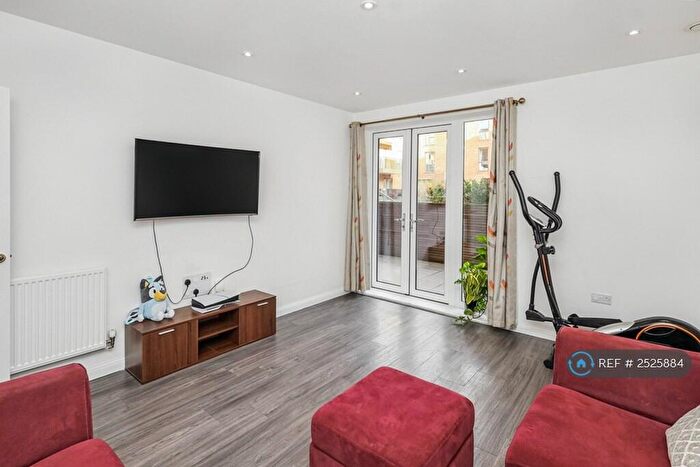 4 Bedroom Flat To Rent In Charmille Avenue, London, NW9