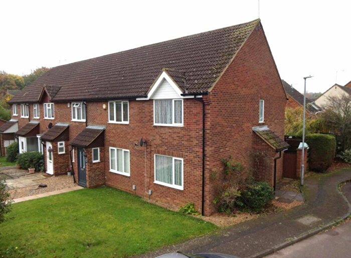 2 Bedroom End Of Terrace House To Rent In Sharples Green, LU3