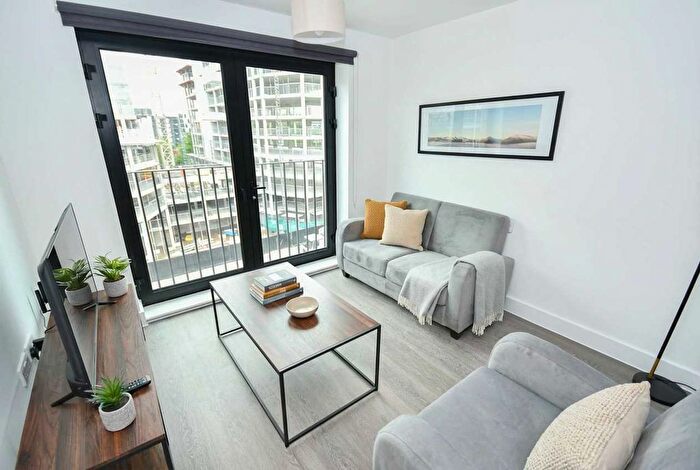 1 Bedroom Flat To Rent In Vauxhall, L3