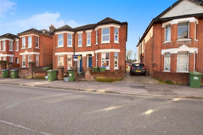 4 Bedroom Private Hall To Rent In Newcombe Road, Southampton, Hampshire, SO15