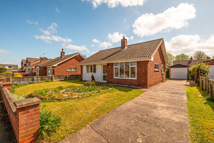 2 Bedroom Detached Bungalow For Sale In Woodlands Close, Newark, Nottinghamshire, NG24