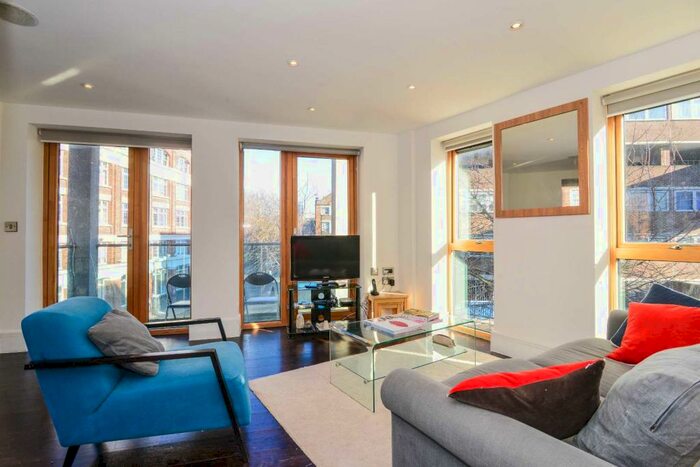 2 Bedroom Flat To Rent In Cyrus Street, Clerkenwell, London, EC1V
