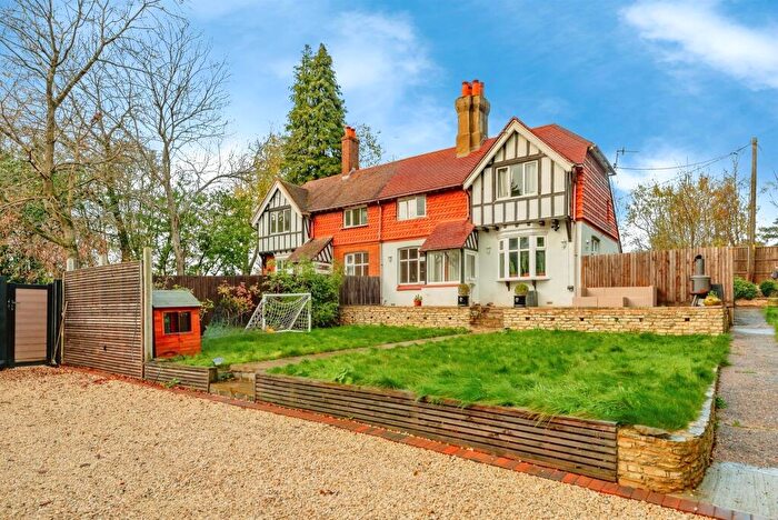 3 Bedroom Semi Detached House For Sale In Deans Lane, Nutfield, Redhill, RH1