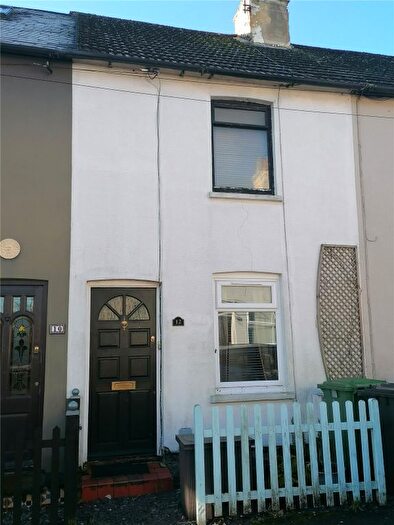 2 Bedroom Terraced House For Sale In Littlefield Road, Alton, Hampshire, GU34