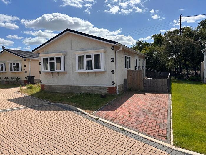 2 Bedroom Park Home For Sale In Mildenhall, Bury St Edmunds, IP28