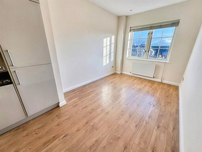 1 Bedroom Apartment To Rent In Bridport Road, Dorchester, DT1