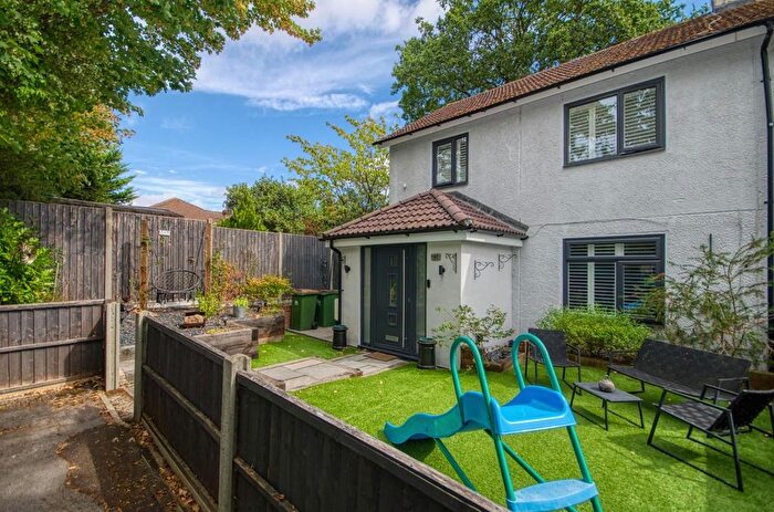 3 Bedroom End Of Terrace House For Sale In Hinkler Road, Southampton, SO19