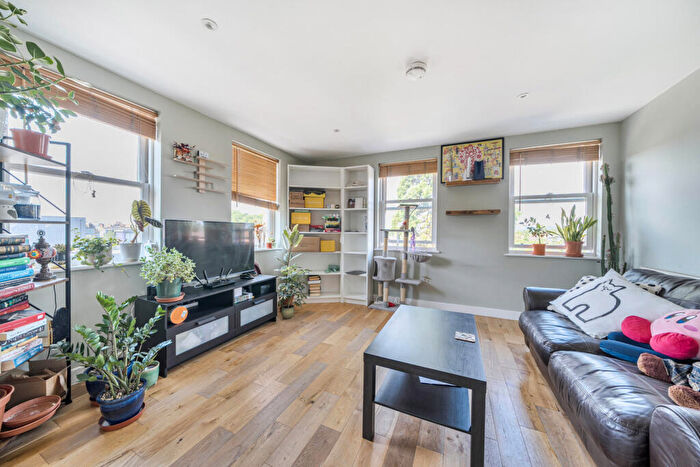 2 Bedroom Apartment For Sale In High Street, Beckenham, BR3