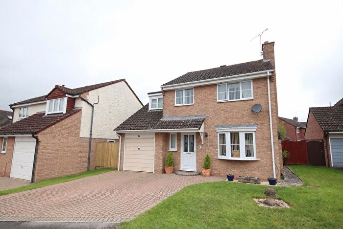 4 Bedroom Detached House For Sale In Cruse Close, Chippenham, SN14