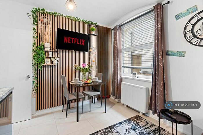 1 Bedroom Flat To Rent In Windsor Court, Brighton, BN1