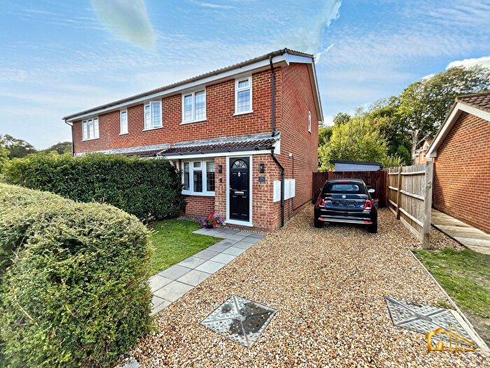 2 Bedroom Semi Detached House For Sale In Spring Lane, Bexhill-On-Sea, TN39