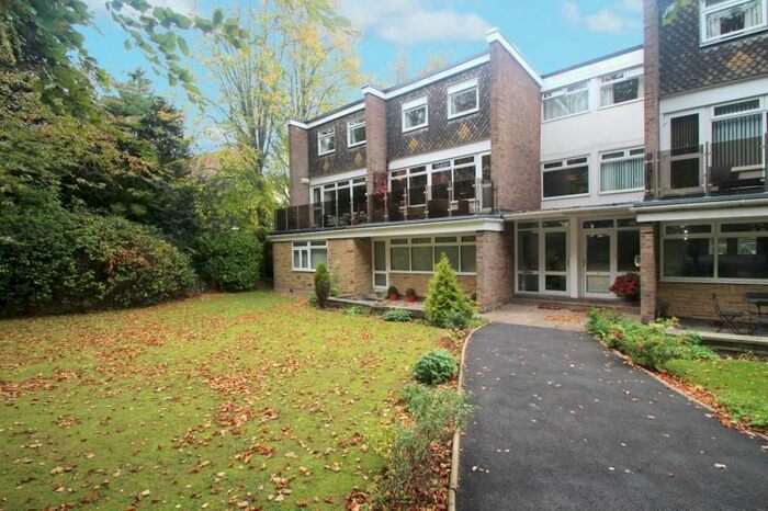 3 Bedroom Flat To Rent In Rutland Drive, Harrogate, HG1