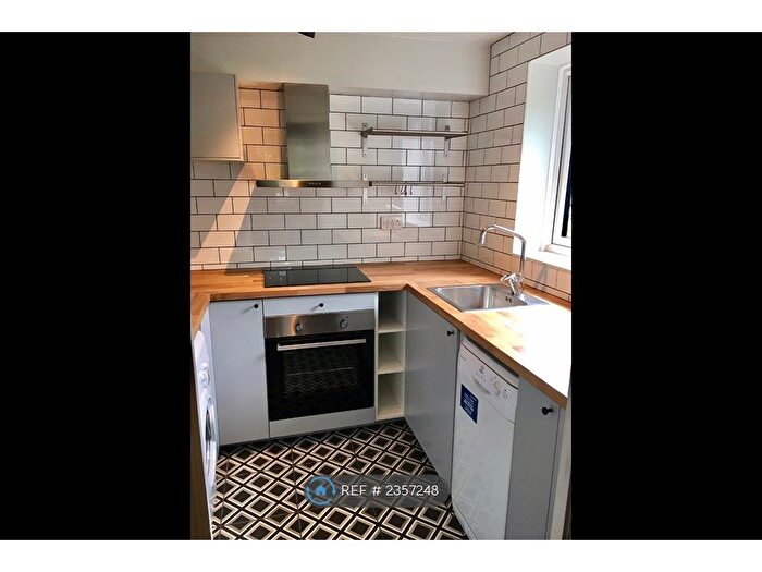 1 Bedroom Flat To Rent In John Maurice Close, London, SE17