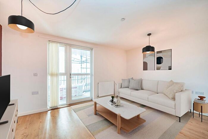 1 Bedroom Flat For Sale In Queensland Road, Holloway, N7