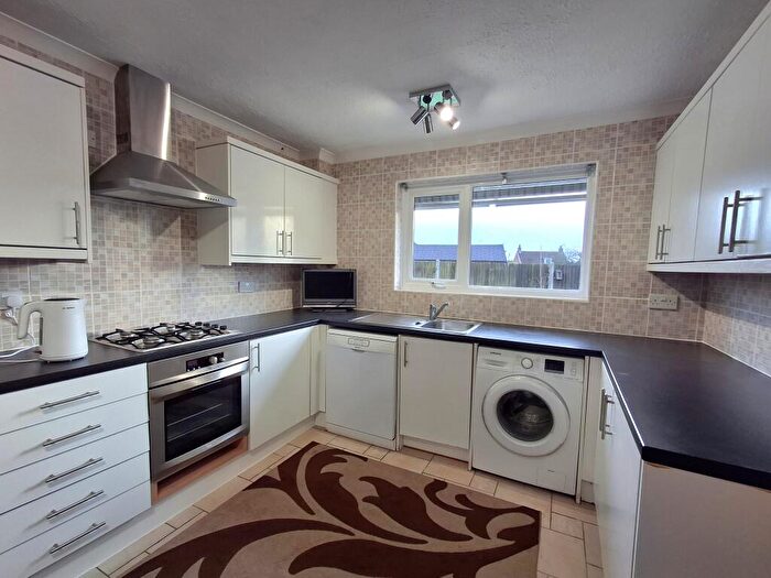 2 Bedroom Detached Bungalow To Rent In Crestland Close, Waterlooville, PO8