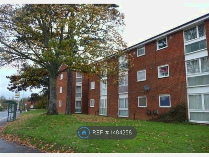 2 Bedroom Flat To Rent In Thamesdale, St Albans, AL2