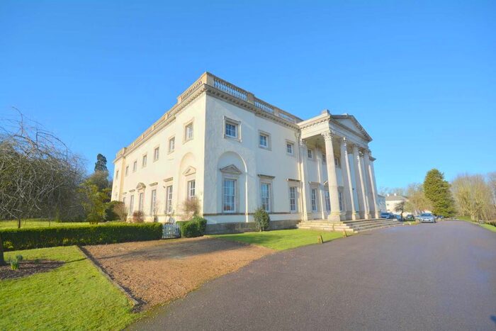 3 Bedroom Flat For Sale In Missenden Road, Amersham, HP7