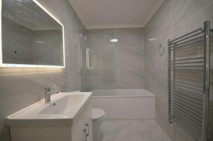 2 Bedroom Flat To Rent In Dorset House, Brook Avenue, Harrow, Middlesex, HA2
