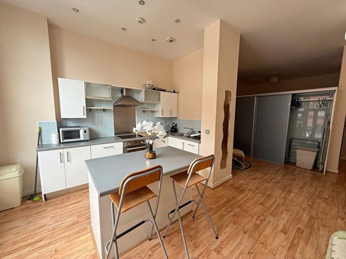 1 Bedroom Flat To Rent In Platinum Apartments, Jewellery Quarter, B18