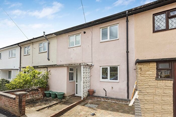 3 Bedroom Terraced House For Sale In Kingsclere Road, Bicester, OX26