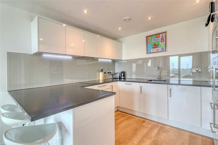 1 Bedroom Flat To Rent In Lapwing Heights, Waterside Way, London, N17
