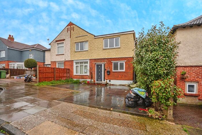 4 Bedroom Semi-Detached House For Sale In Sixth Avenue, Portsmouth, Hampshire, PO6