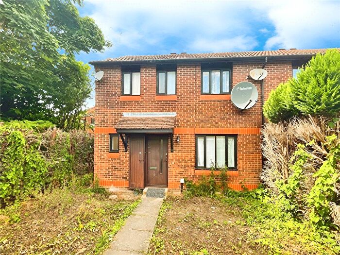 3 Bedroom Semi-Detached House To Rent In Cobb Close, Datchet, Slough, Berkshire, SL3