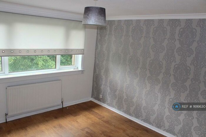 3 Bedroom Flat To Rent In Melrose Avenue, Linwood, Paisley, PA3