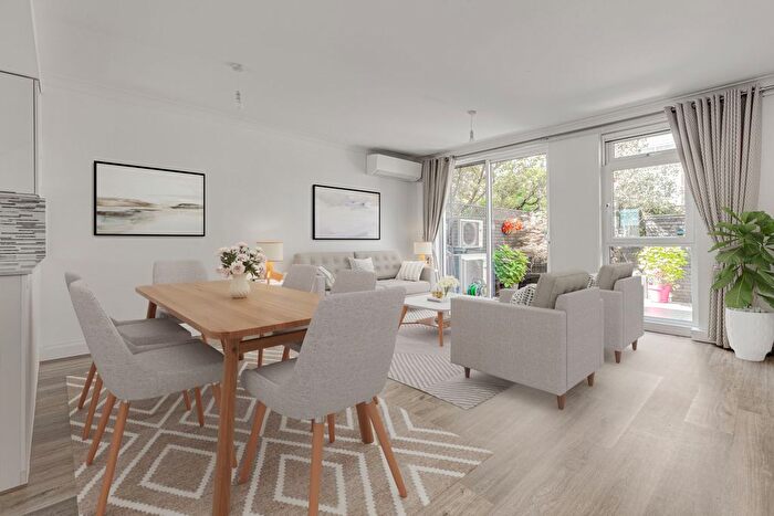 4 Bedroom Property To Rent In Rosebank, Holyport Road, SW6