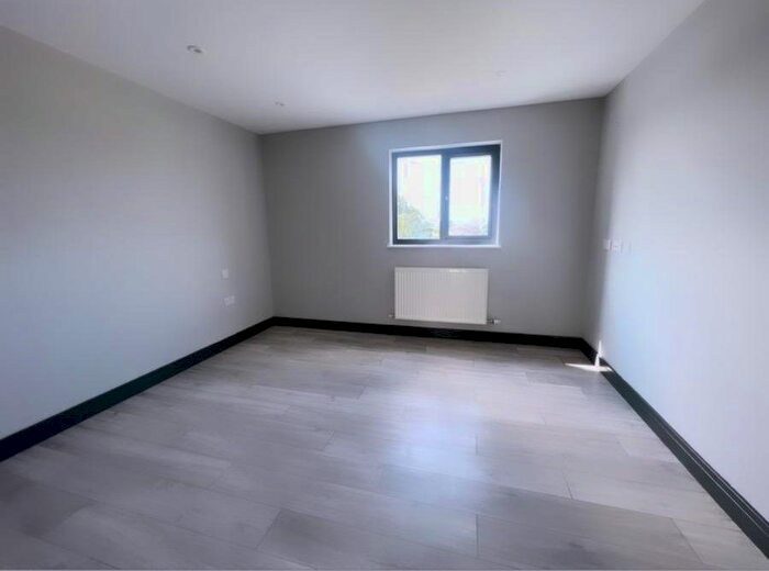 1 Bedroom Flat To Rent In Watling Avenue, Edgware, Greater London, HA8